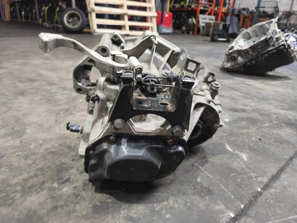 BOITE DE VITESSE MANUEL VAG 1.4i CODE: JFM - Vue 4